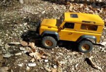 MN999 LAND ROVER DEFENDER D90 sui sentieri