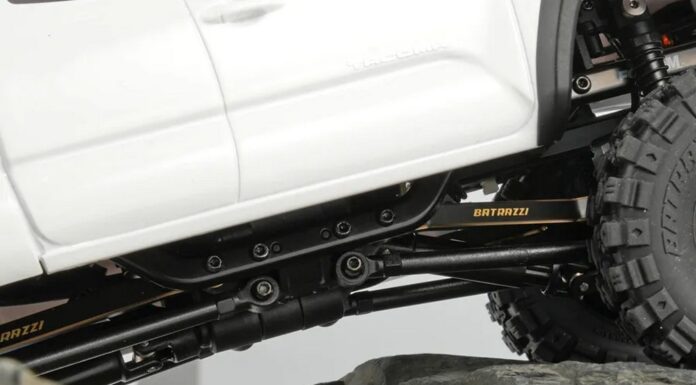Batrazzi CNC Brass Upper Link Set: peso e prestazioni per l’FMS FCX24M Tacoma