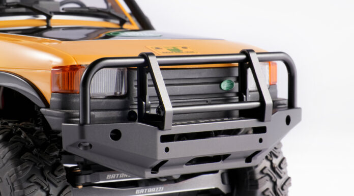Nuovo paraurti HD e protezione griglia Batrazzi per Land Rover FMS FCX24M: robustezza e stile off-road