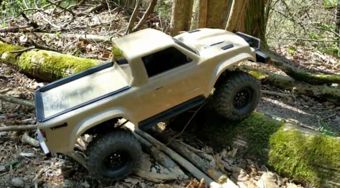 TRAXXAS TRX-4 Sport on the trails
